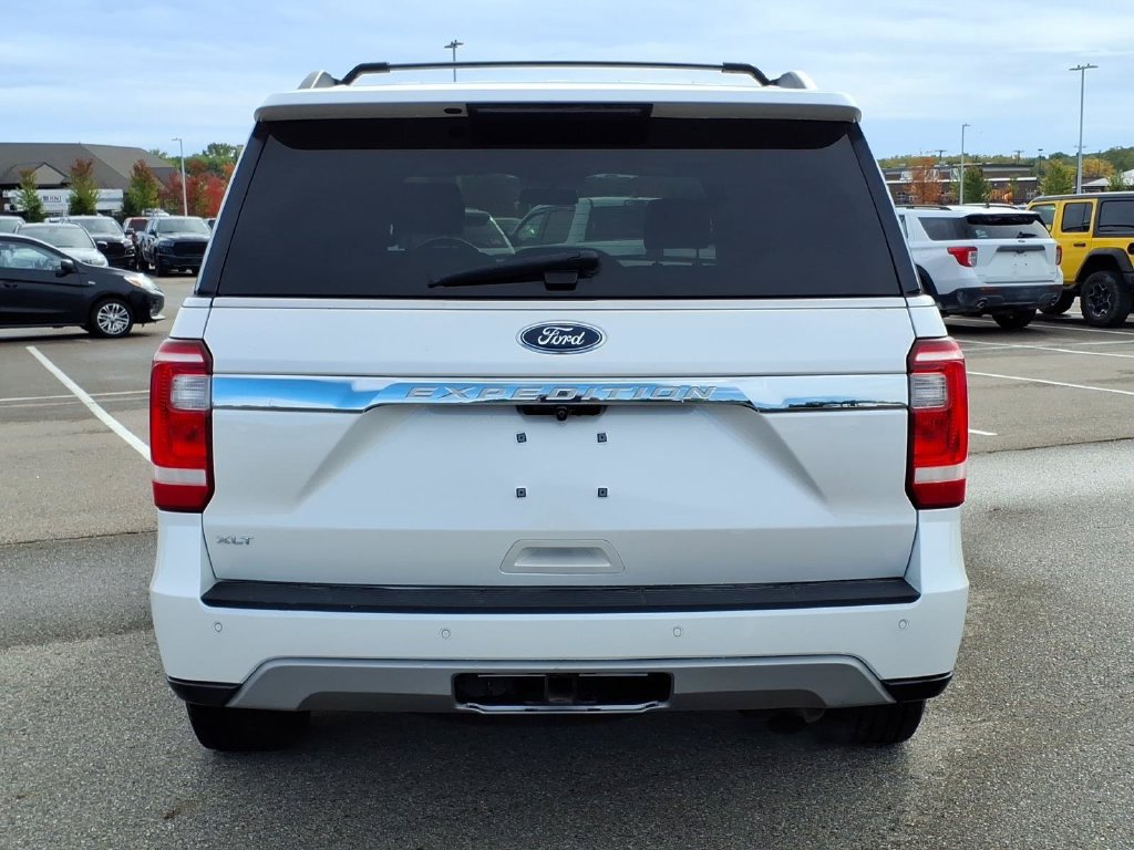 Used 2018 Ford Expedition XLT w/ Equipment Group 202A AWD/4WD image 5