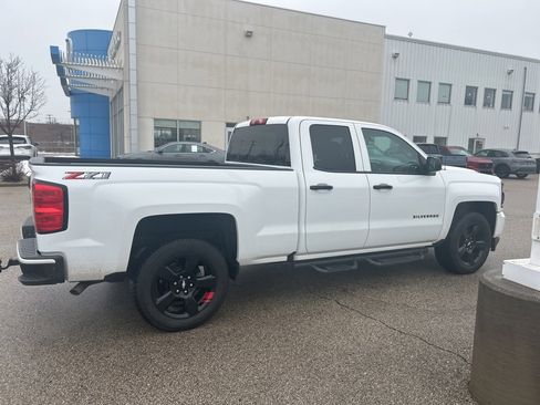 Used 2018 Chevrolet Silverado 1500 LT w/ Redline Edition image 3