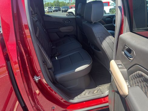 Used 2024 GMC Canyon Denali AWD/4WD image 13
