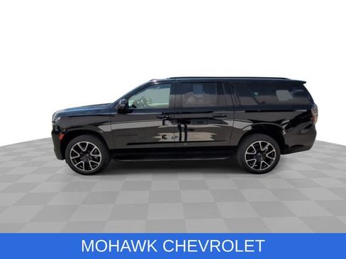 Used 2024 Chevrolet Suburban RST w/ Luxury Package AWD/4WD image 5