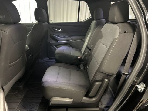 Used 2023 Chevrolet Traverse LT FWD image 23