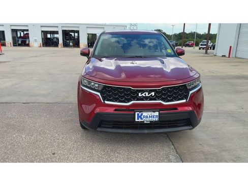 Used 2022 Kia Sorento LX FWD image 3
