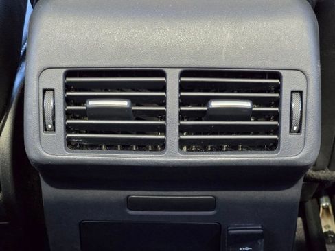 Used 2023 Land Rover Range Rover Velar R-Dynamic S image 17