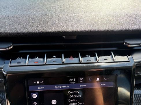 Used 2024 Jeep Grand Cherokee L Laredo image 12