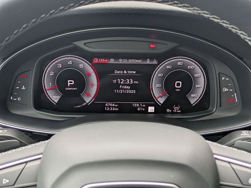 Used 2025 Audi Q8 Prestige w/ Prestige Package image 10