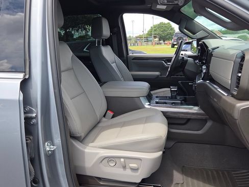 Used 2023 Chevrolet Silverado 1500 LTZ w/ LTZ Premium Package AWD/4WD image 22
