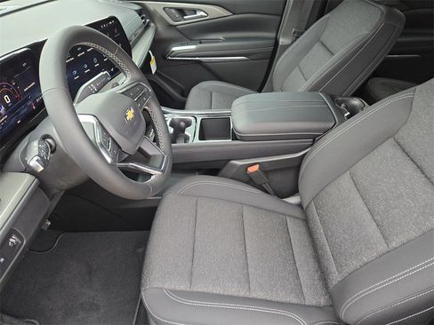 New 2026 Chevrolet Traverse LT image 5