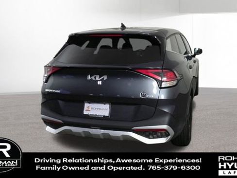 Used 2023 Kia Sportage LX image 9