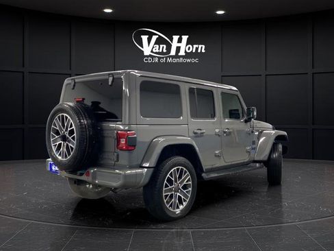 Used 2022 Jeep Wrangler Unlimited Sahara image 7