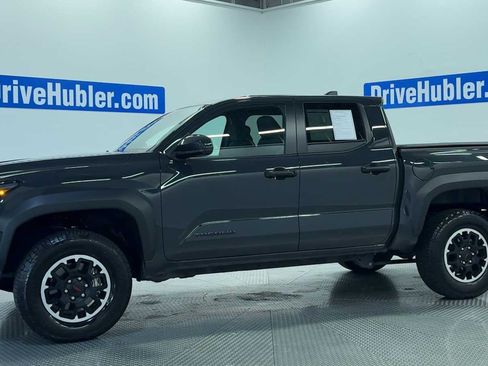Used 2025 Toyota Tacoma TRD Off-Road AWD/4WD image 4