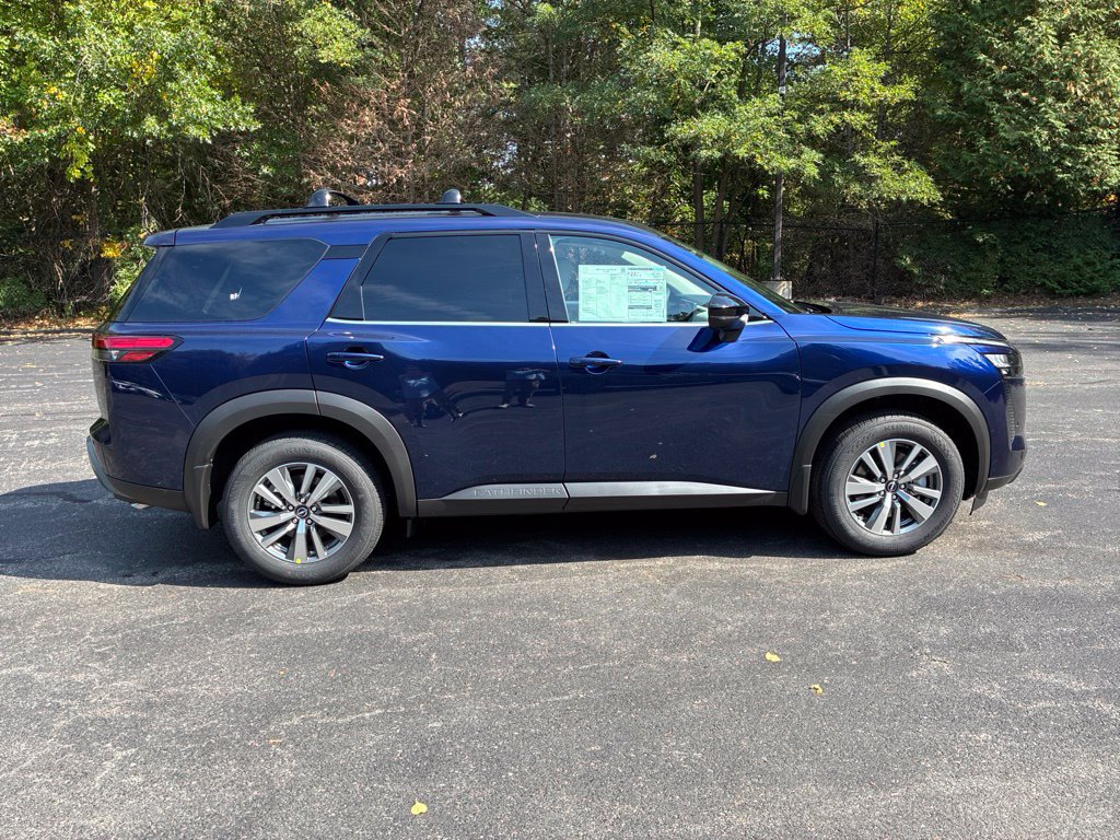 New 2026 Nissan Pathfinder SL AWD/4WD image 8