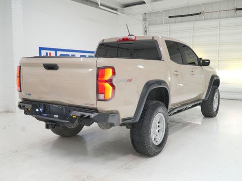 Used 2024 Chevrolet Colorado ZR2 w/ Technology Package AWD/4WD image 6