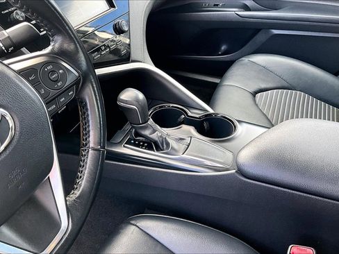 Used 2019 Toyota Camry SE image 13