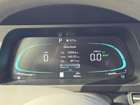 Used 2025 Hyundai Elantra Blue image 13