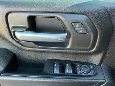 Used 2025 Chevrolet Silverado 2500 Custom w/ Custom Value Package image 18