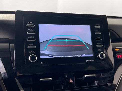 Used 2022 Toyota Camry SE image 13