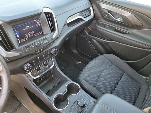 Used 2022 GMC Terrain SLE image 15