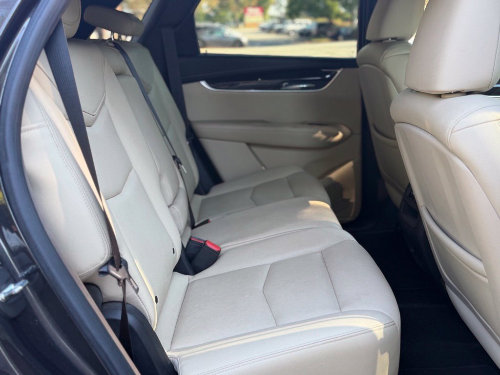 Used 2017 Cadillac XT5 FWD image 18
