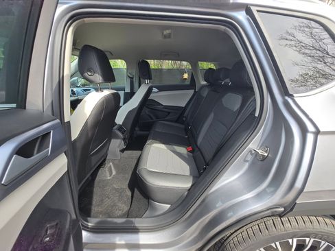 New 2026 Volkswagen Taos SE FWD image 12