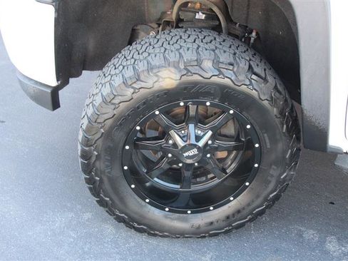 Used 2017 Chevrolet Silverado 1500 LTZ Z71 w/ LTZ Plus Package image 35