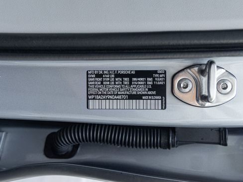 Certified 2022 Porsche Cayenne Coupe image 37