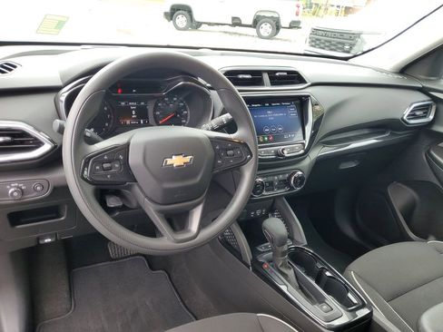 Used 2023 Chevrolet TrailBlazer LT w/ Convenience Package AWD/4WD image 7