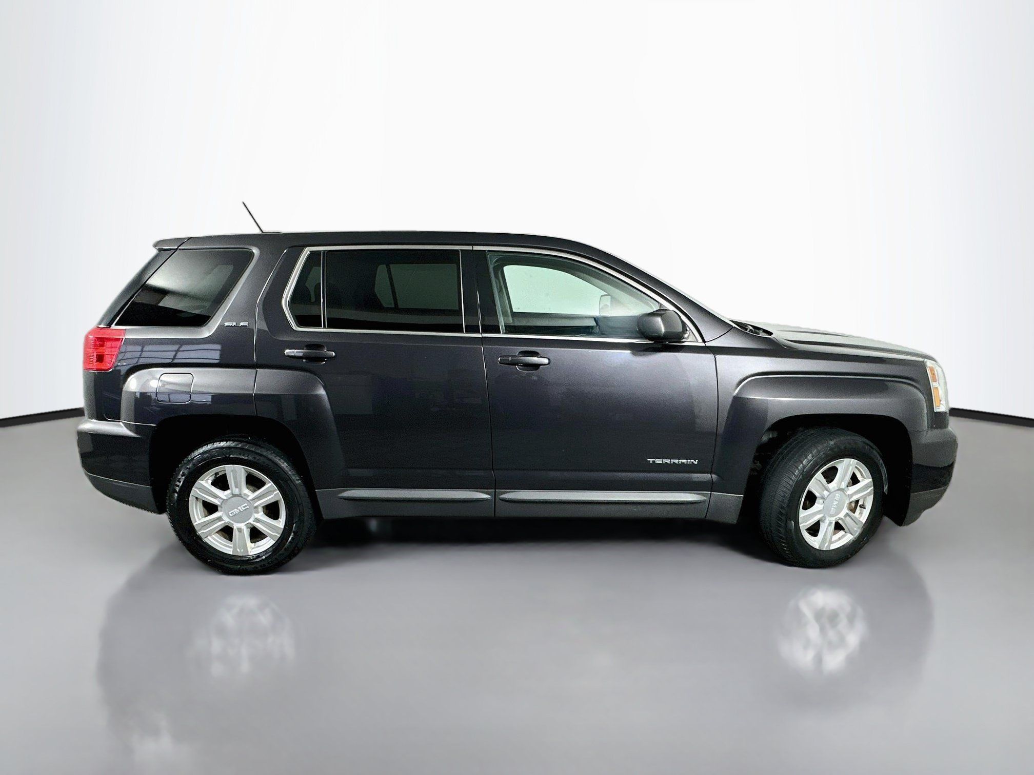Used 2016 GMC Terrain SLE FWD image 8