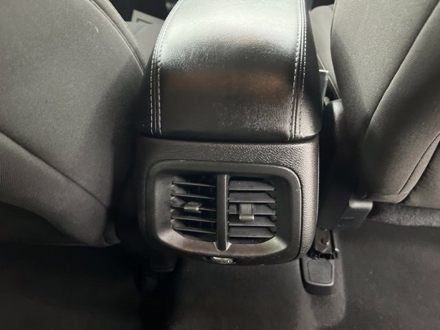 Used 2021 Jeep Cherokee Latitude FWD image 21