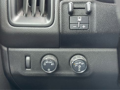 Used 2018 Chevrolet Colorado ZR2 image 20