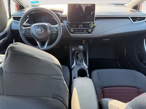 Used 2025 Toyota Corolla SE image 10