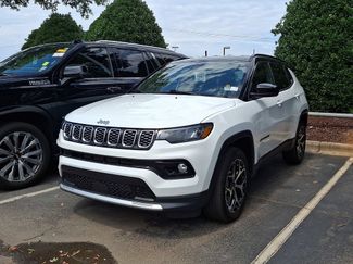 Used 2025 Jeep Compass Limited AWD/4WD video 1