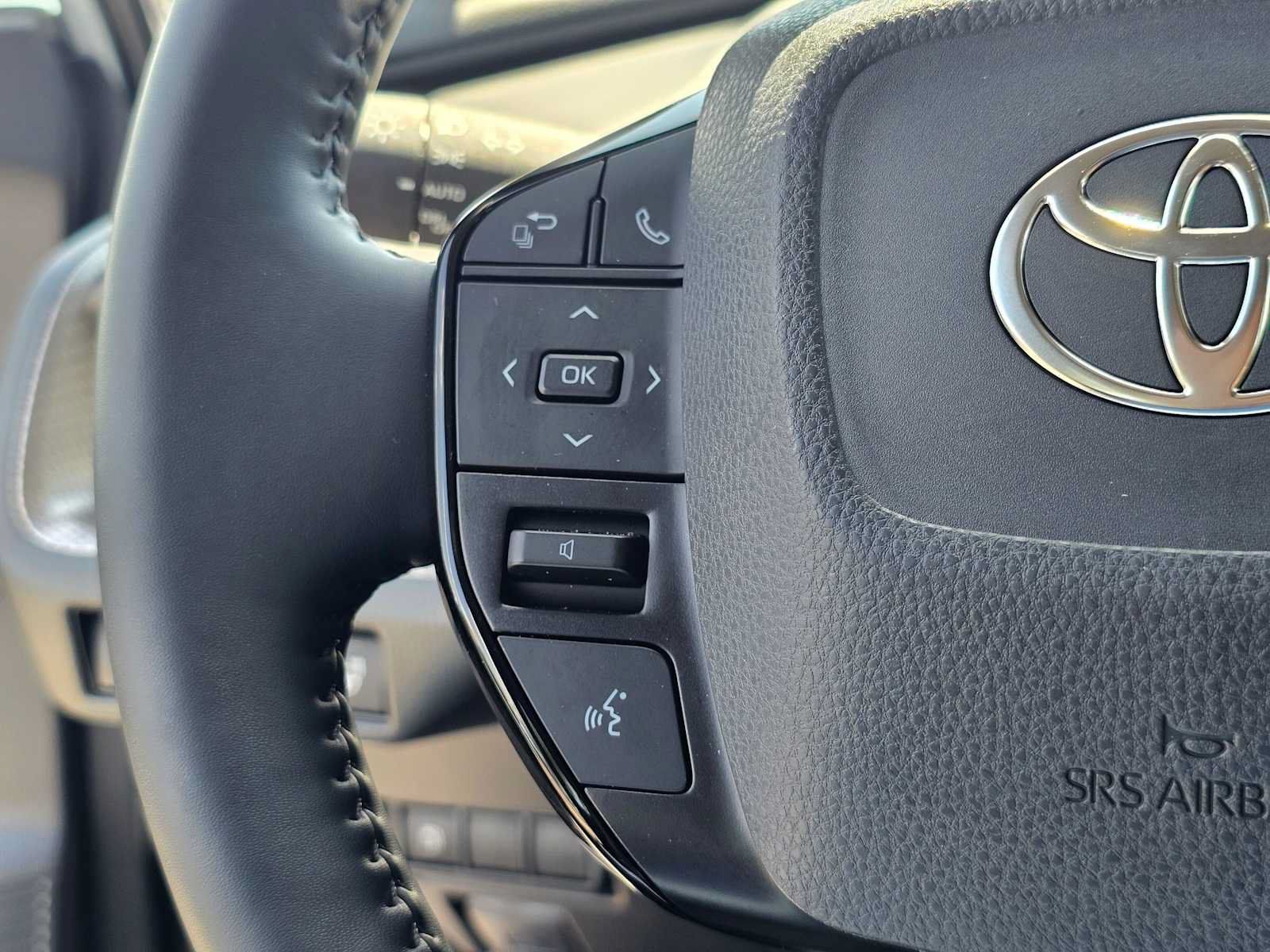 Certified 2026 Toyota Prius XLE FWD image 28