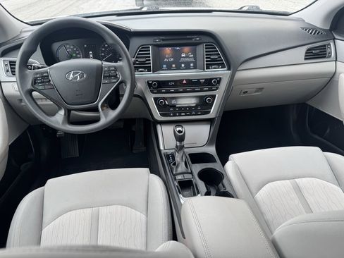 Used 2017 Hyundai Sonata SE image 29