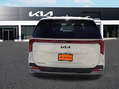 New 2026 Kia Carnival SX Prestige FWD image 4