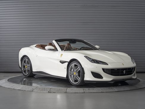 Used 2021 Ferrari Portofino RWD image 7