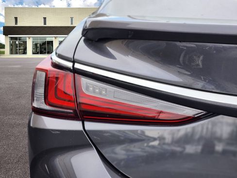 Used 2022 Lexus ES 250 w/ Premium Package image 9