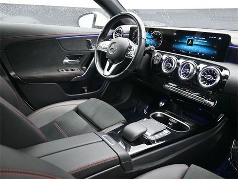 Used 2023 Mercedes-Benz CLA 250 4MATIC image 21
