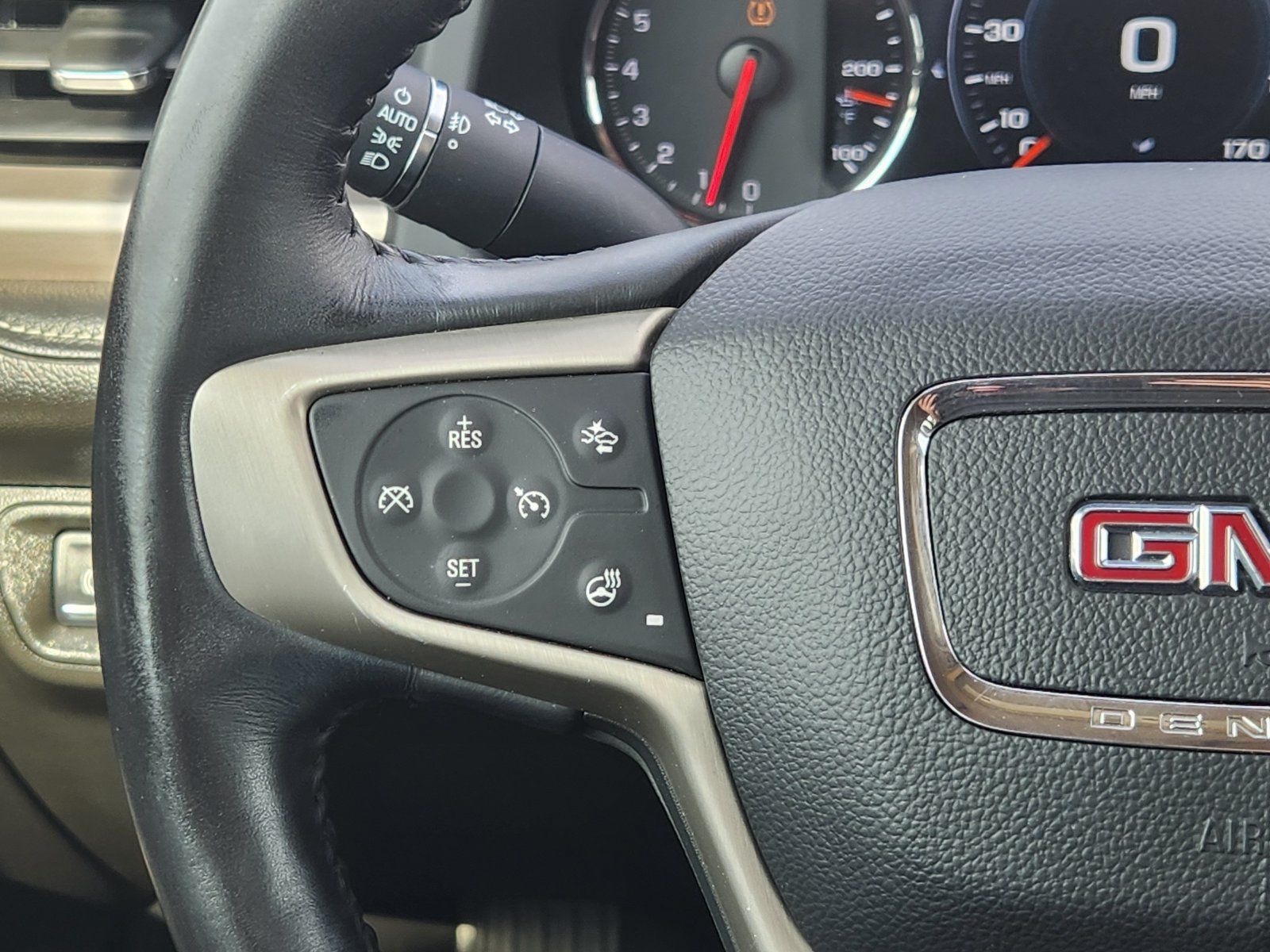 Used 2017 GMC Acadia Denali w/ Technology Package AWD/4WD image 31