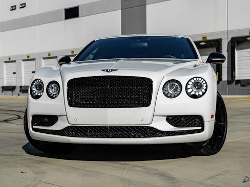 Used 2018 Bentley Flying Spur S V8 image 3