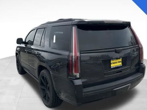 Used 2017 Cadillac Escalade Premium Luxury image 5