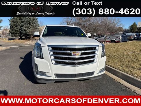 Used 2017 Cadillac Escalade Luxury image 2