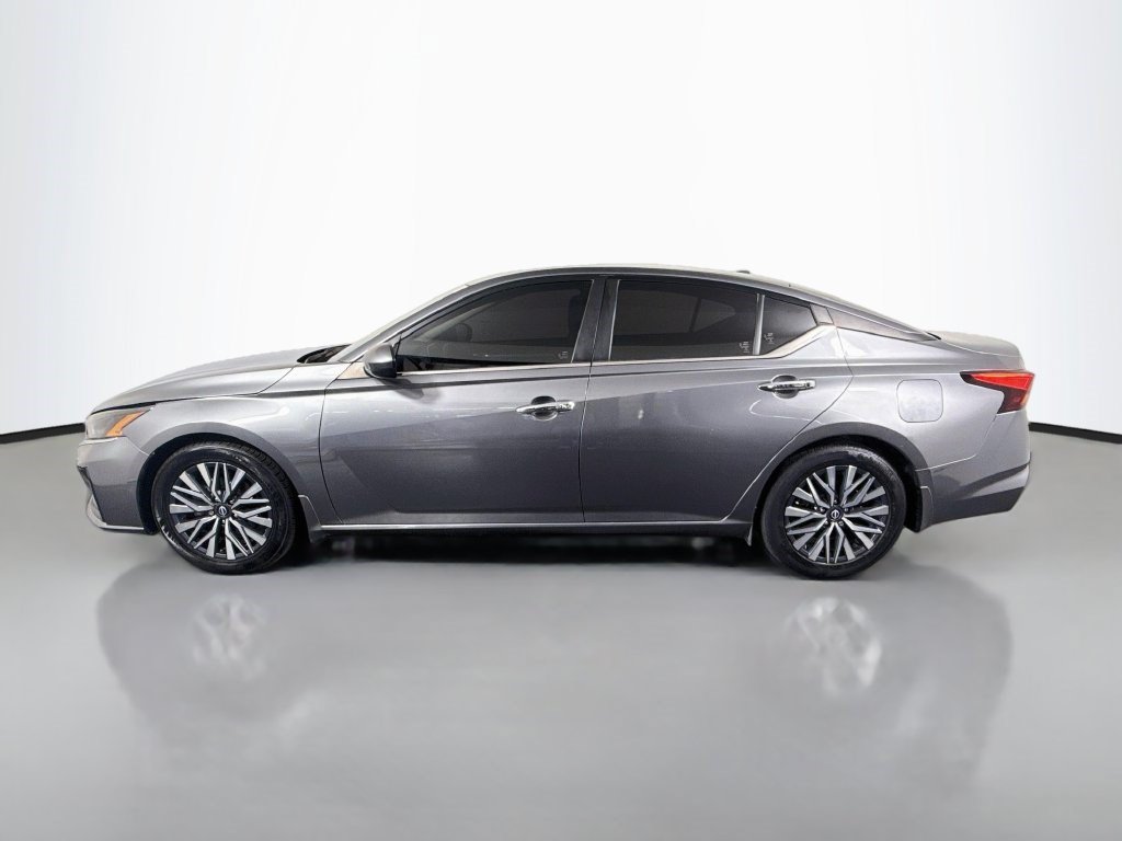 Used 2023 Nissan Altima 2.5 SV FWD image 6