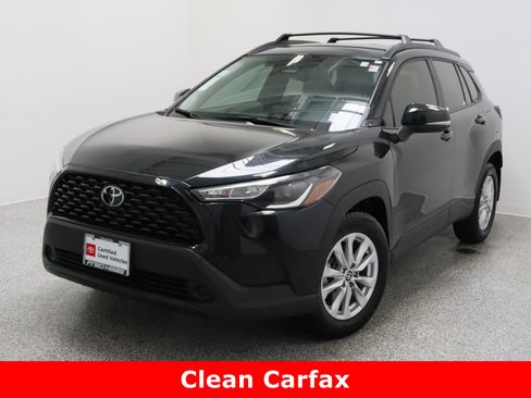 Certified 2025 Toyota Corolla Cross LE image 2