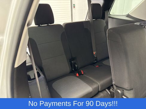 Used 2018 Chevrolet Traverse LT image 36