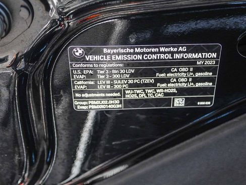 Used 2023 BMW 530e w/ M Sport Package image 28