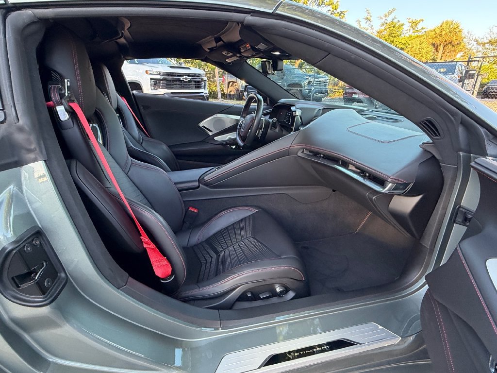 Used 2022 Chevrolet Corvette Stingray Premium Cpe w/ Z51 Performance Package RWD image 11