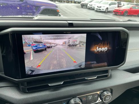 New 2026 Jeep Gladiator Sport AWD/4WD image 12