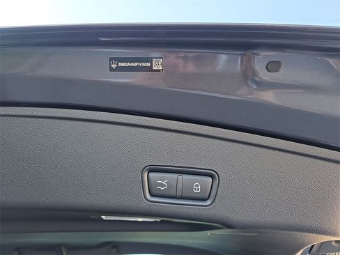 Used 2023 Maserati Grecale GT image 31