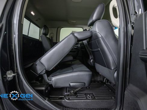 Used 2018 RAM 3500 Laramie w/ Sport Appearance Group AWD/4WD image 38