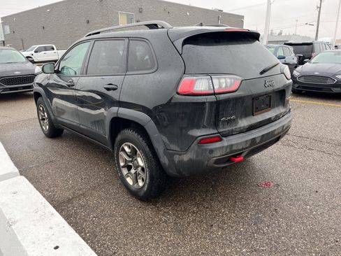 Used 2019 Jeep Cherokee Trailhawk w/ Cold Weather Group image 11